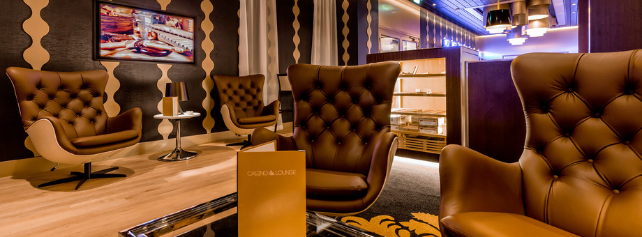 TUI Cruises Mein Schiff 5 Interior Casino.jpg
